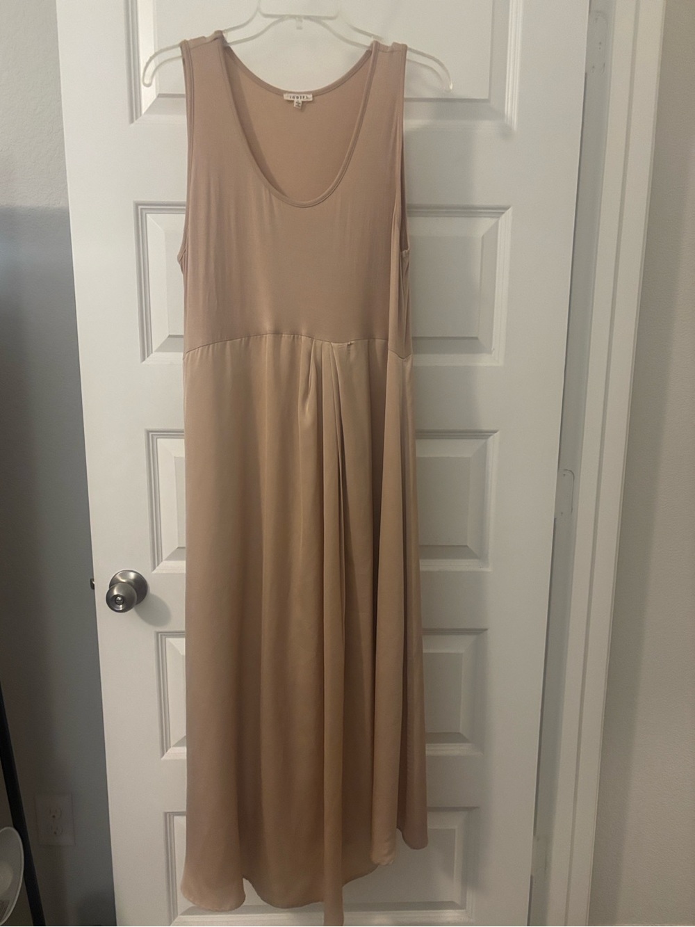 JODIFL Champagne Sleeveless Front Pleat Maxi Dress SZ L Monochrome satin skirt